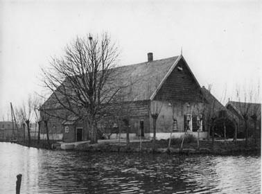 De boerderij van familie Tukker rond 1950
